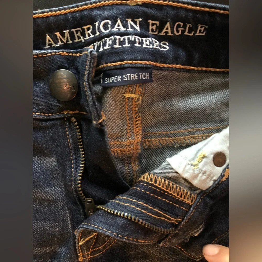 American Eagle Size 0 Super Stretch Shortie Jean Shorts Dark Wash With Cuffs - Picture 2 of 4